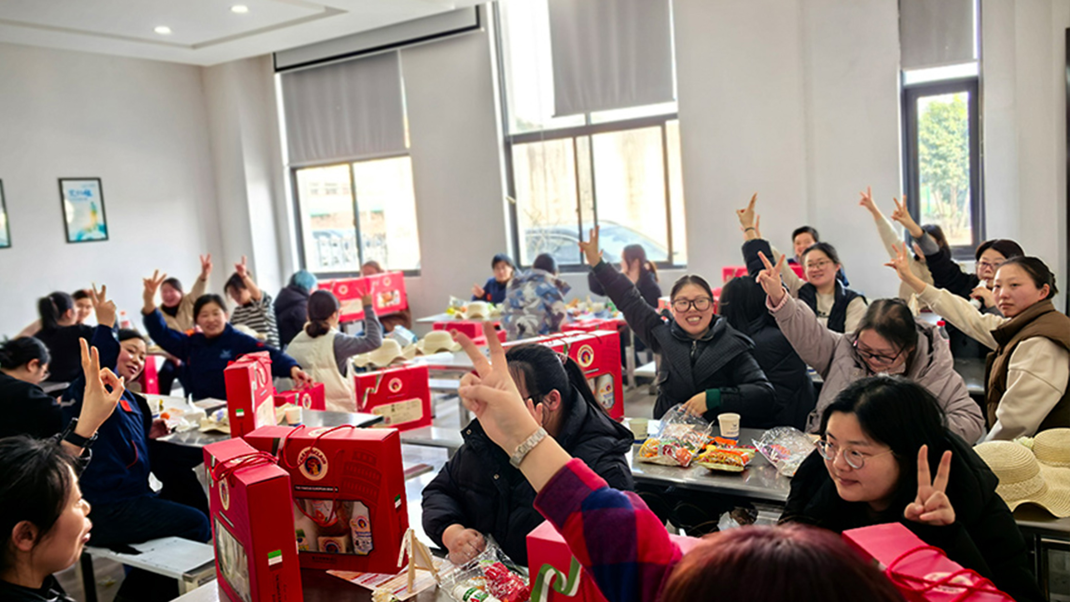 巾幗花爭艷，慶源展巧手——婦女節(jié)茶話會手工活動紀(jì)實(shí)